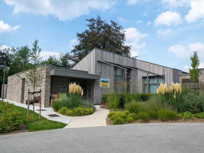 Zorg in de plint, woningen daarboven